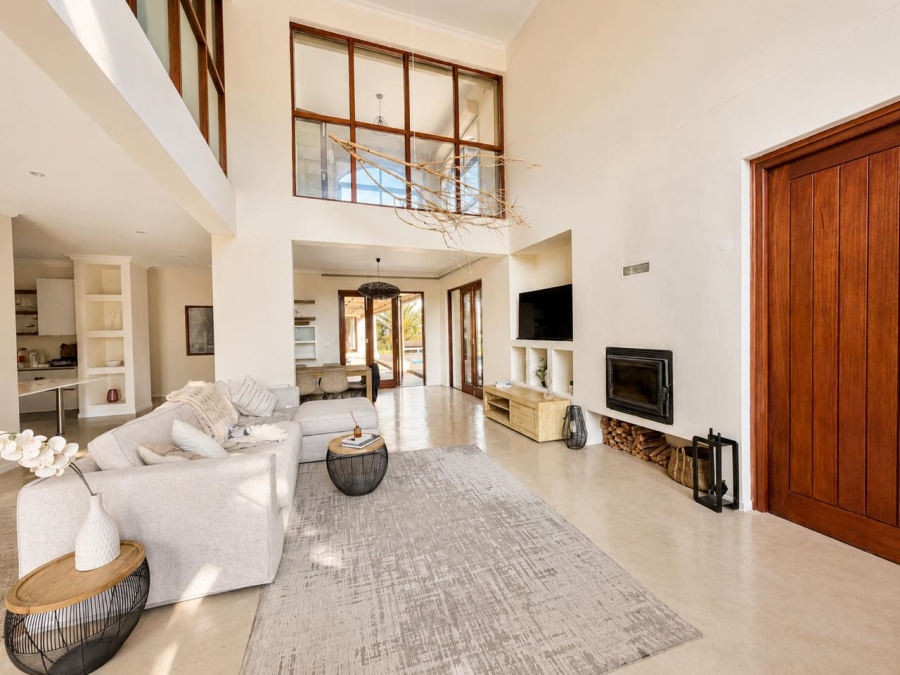 To Let 4 Bedroom Property for Rent in Klein Zevenwacht Western Cape